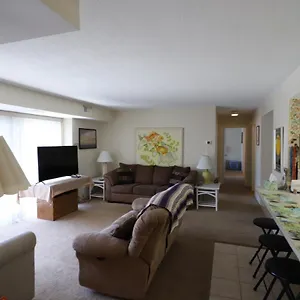 https://phoenix-406-a-wave-from-it-all.ocean-city-hotels.net